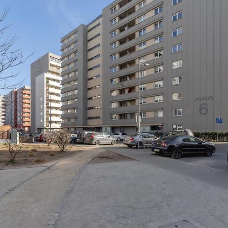 Avia Apartment Three Bedroom Two Balcony Ac & Parking By Noclegi Renters Krakau Exterior foto