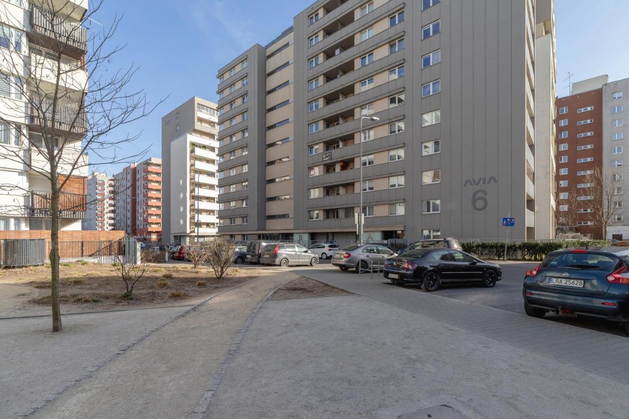 Avia Apartment Three Bedroom Two Balcony Ac & Parking By Noclegi Renters Krakau Exterior foto