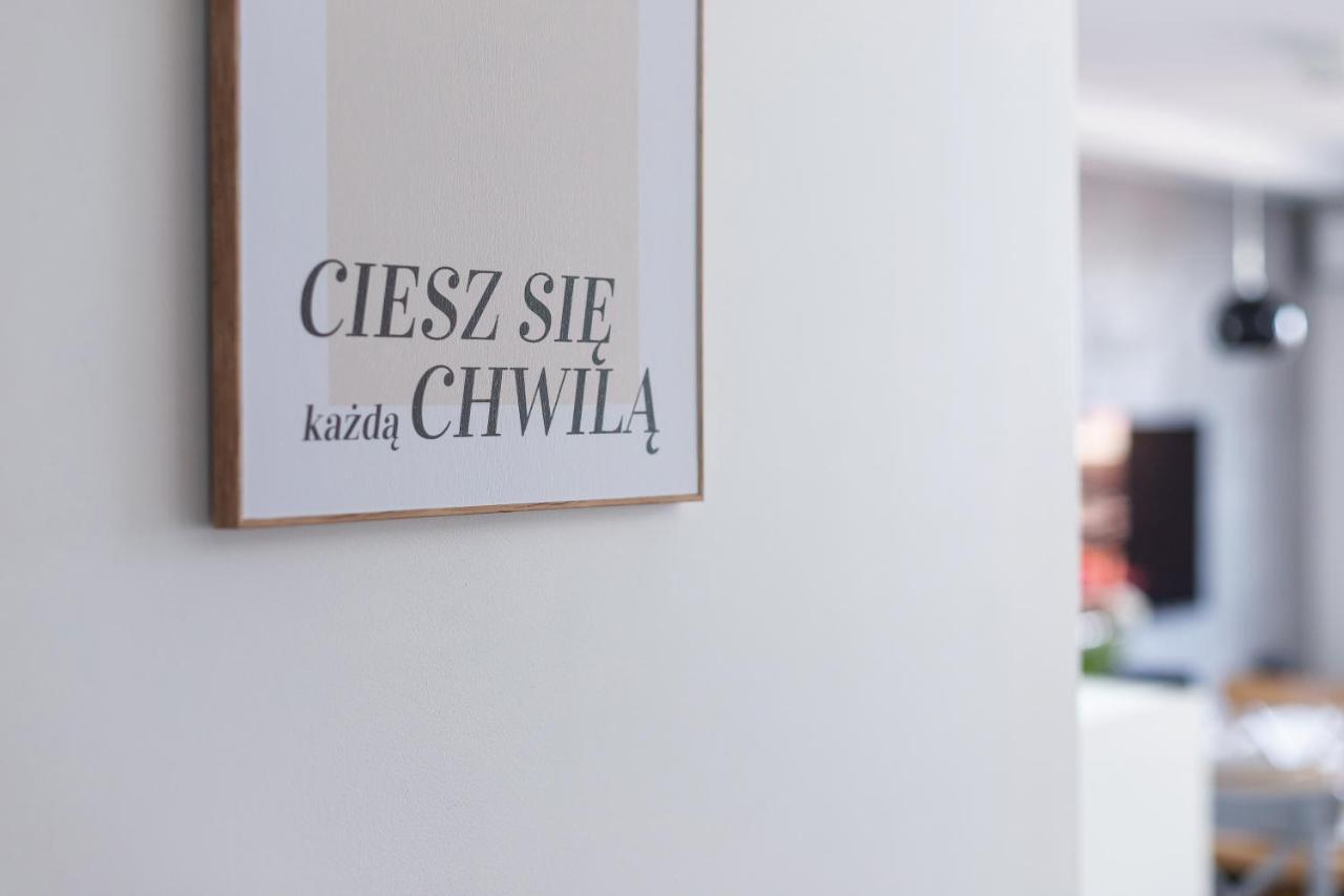 Avia Apartment Three Bedroom Two Balcony Ac & Parking By Noclegi Renters Krakau Exterior foto